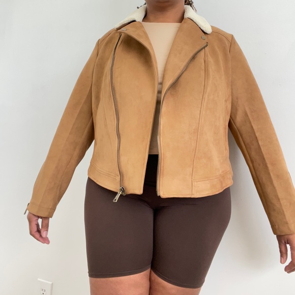 Ladies Suede Jacket with wool collar - Picture 5 of 8